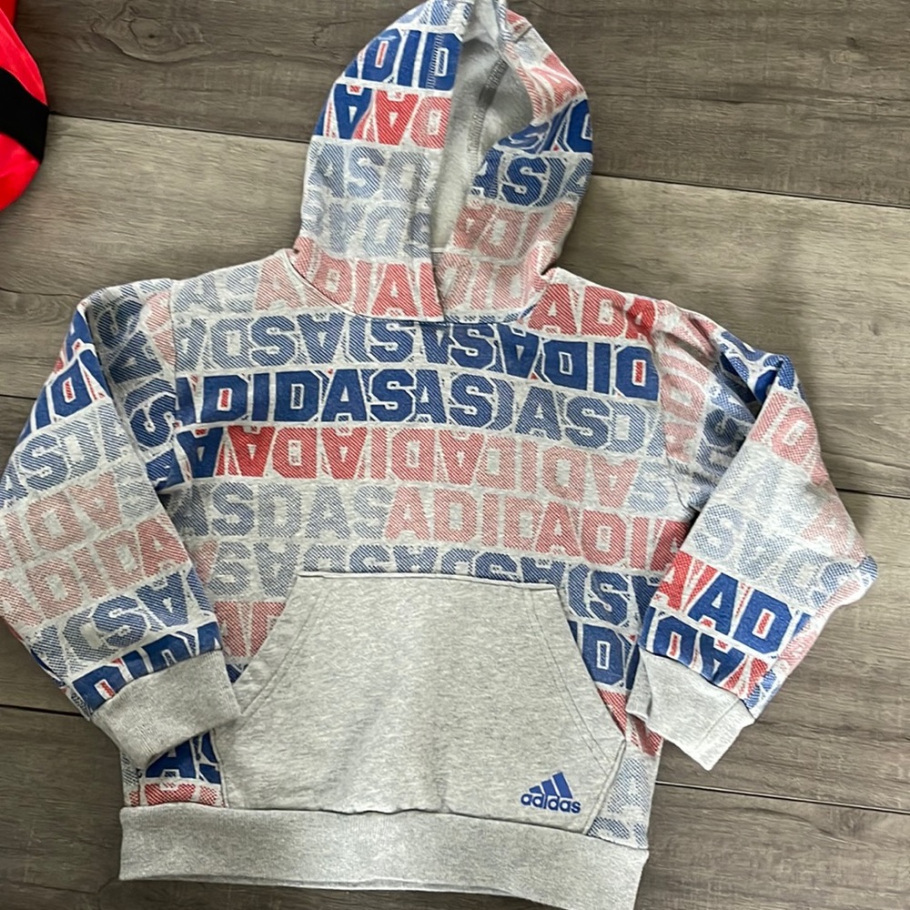 EUC adidas hoodie. Size small